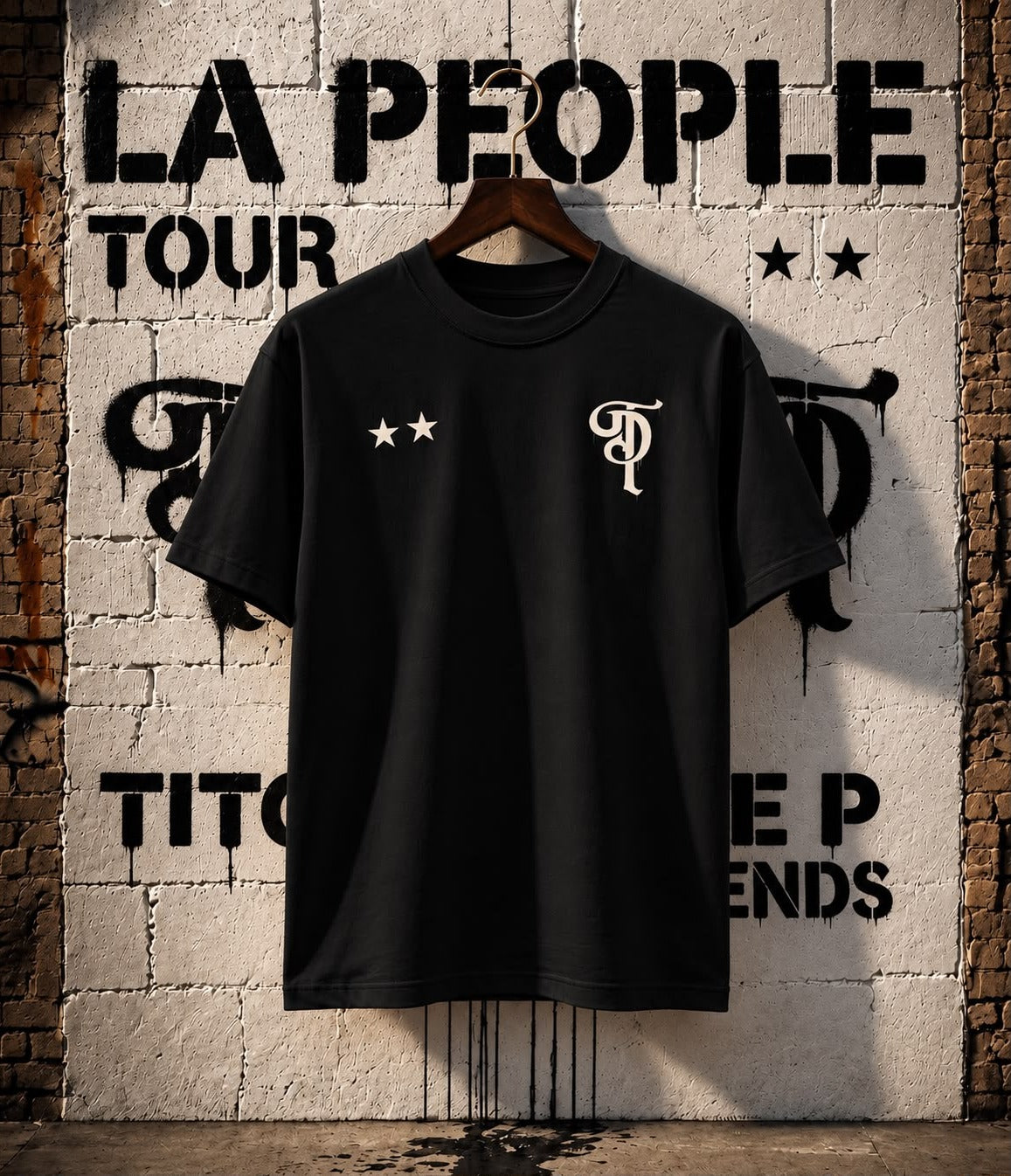 Playera La People Oficial Tour negra, frente